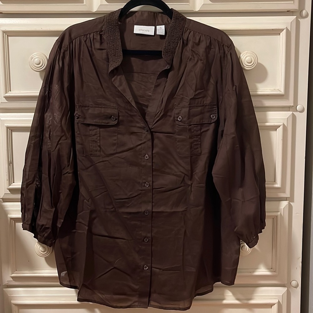 WOMEN'S Chico's Pleated Smocked Shirt.